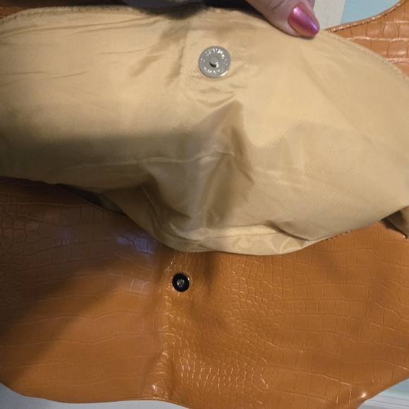 Purse - Picture 3 of 3